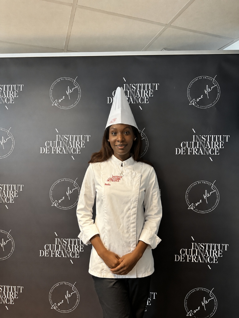 Chef Bella, fondatrice et chef pâtissière d'Éclat de Saveurs